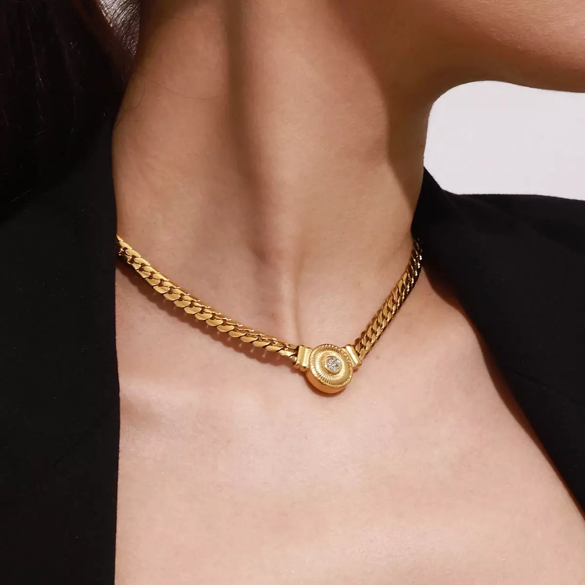 Timeless Grace Necklace,

Gold pendant necklace for women,

Retro round pendant necklace,

Stackable women’s necklace,

18K gold necklace stainless steel,

Elegant gold necklace gift for her,

Luxury women’s pendant necklace,

Scratch-proof gold necklace,

Fashionable necklace for women,

Birthday gift necklace for her