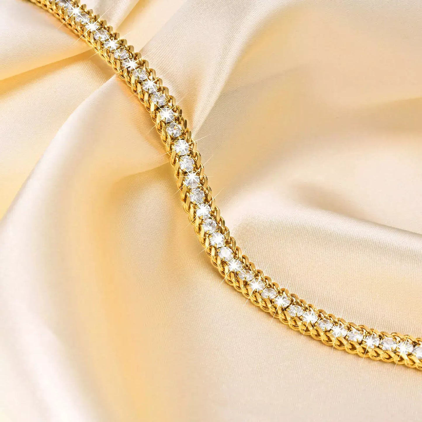damen armband gold, armband damen elegant, damen armband kaufen, armband damen zirkonia, luxus armband damen, armband damen edelstahl, elegantes armband damen gold, armband damen geschenk, damen armband silber, armband damen fein elegant, hochwertiges armband damen, armband damen modern