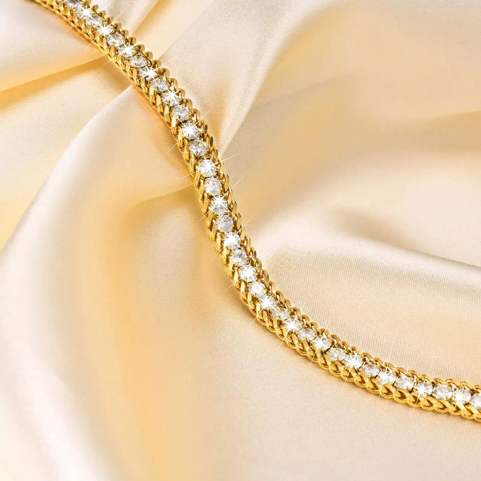 damen armband gold, armband damen elegant, damen armband kaufen, armband damen zirkonia, luxus armband damen, armband damen edelstahl, elegantes armband damen gold, armband damen geschenk, damen armband silber, armband damen fein elegant, hochwertiges armband damen, armband damen modern