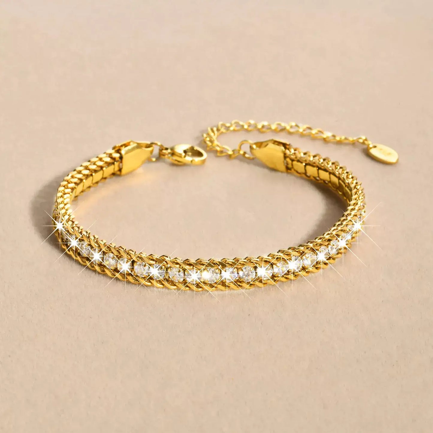 damen armband gold, armband damen elegant, damen armband kaufen, armband damen zirkonia, luxus armband damen, armband damen edelstahl, elegantes armband damen gold, armband damen geschenk, damen armband silber, armband damen fein elegant, hochwertiges armband damen, armband damen modern