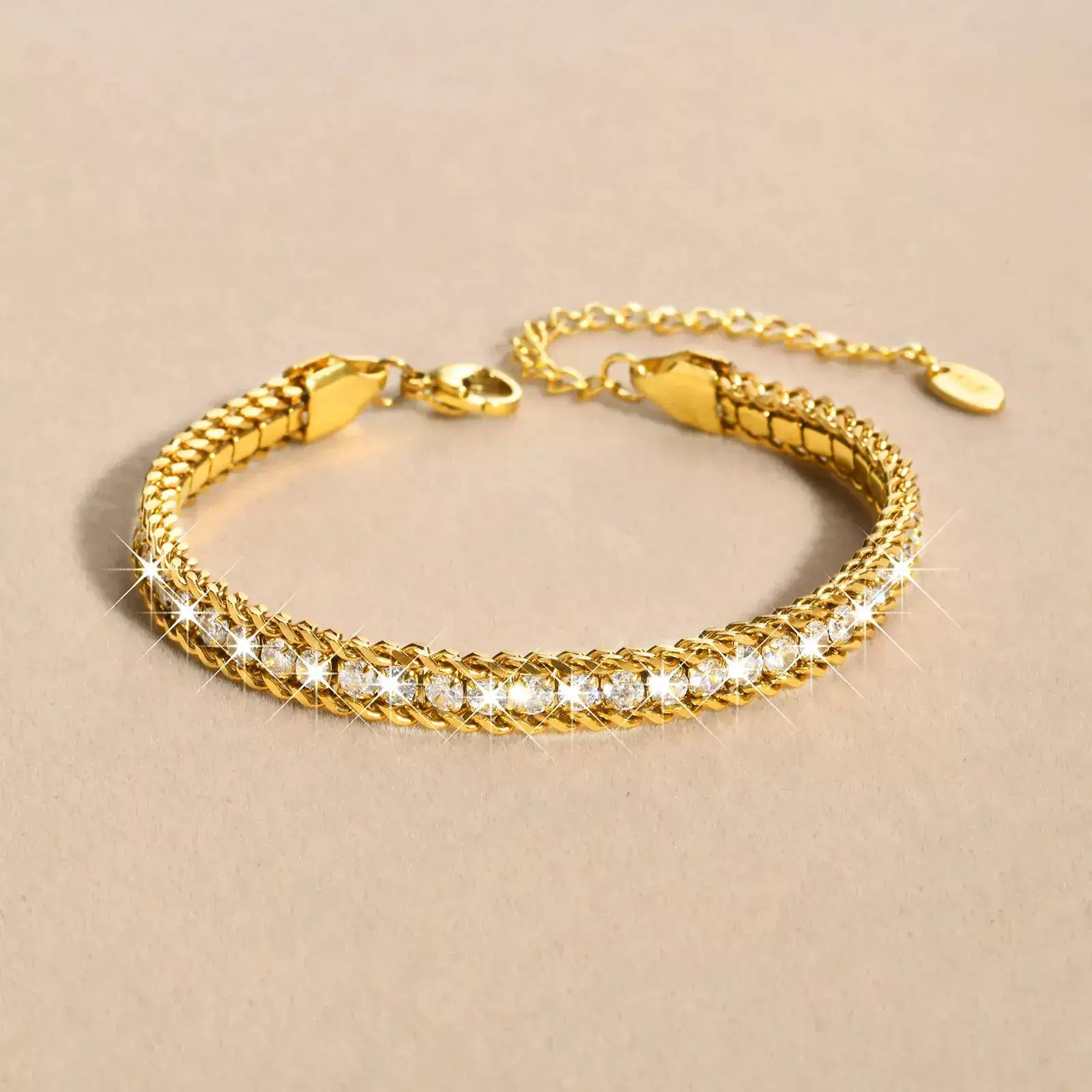 damen armband gold, armband damen elegant, damen armband kaufen, armband damen zirkonia, luxus armband damen, armband damen edelstahl, elegantes armband damen gold, armband damen geschenk, damen armband silber, armband damen fein elegant, hochwertiges armband damen, armband damen modern