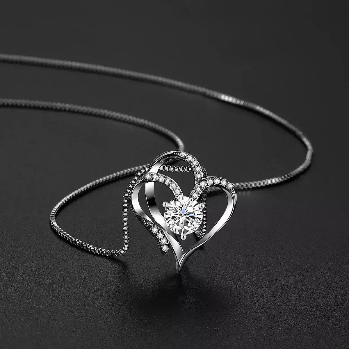 Magische Essenz der Liebe Halskette, elegante Damen-Halskette, Zirkonia-Halskette, romantische Geschenk-Halskette, Schmuck für die Freundin, bedeutungsvolles Geschenk für sie, verstellbare silberfarbene Halskette, eleganter Damenschmuck, Jubiläumsgeschenk für die Ehefrau, zarte feminine Halskette, Schmuck aus Kupfer & Zirkonia, romantisches Geburtstagsgeschenk für sie, zeitlose Liebes-Halskette