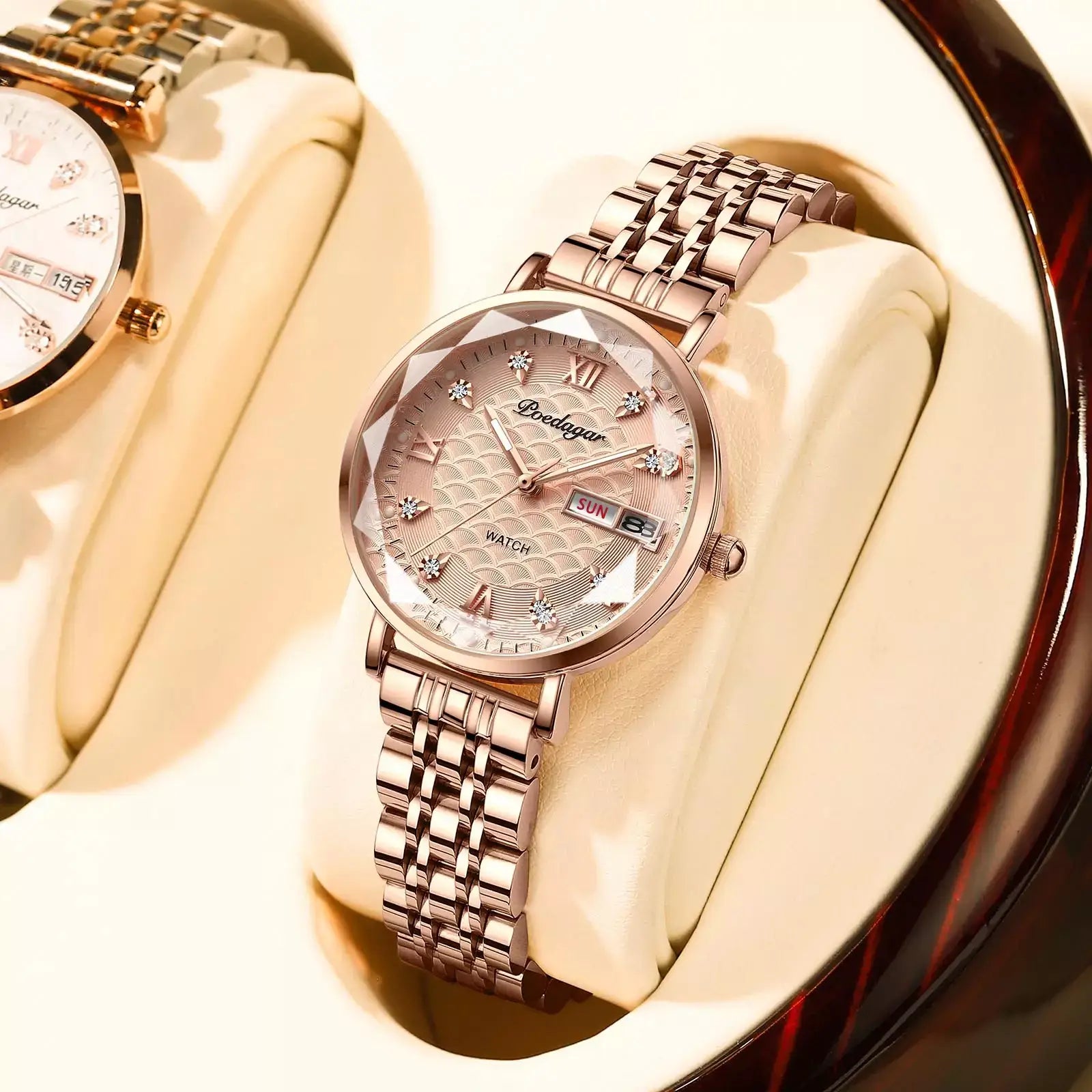 Luma Damenuhr, Elegante Damenuhr, Roségold Damenuhr, Quarzuhr Damen, Wasserdichte Damenuhr, Edelstahl Damenuhr, Luxus Damenuhr, Damenarmbanduhr, Zeitlose Damenuhr, Hochwertige Damenuhr, Moderne Damenuhr, Geschenk für Frau, Geschenk für Freundin, Stilvolle Damenuhr, Premium Damenuhr.