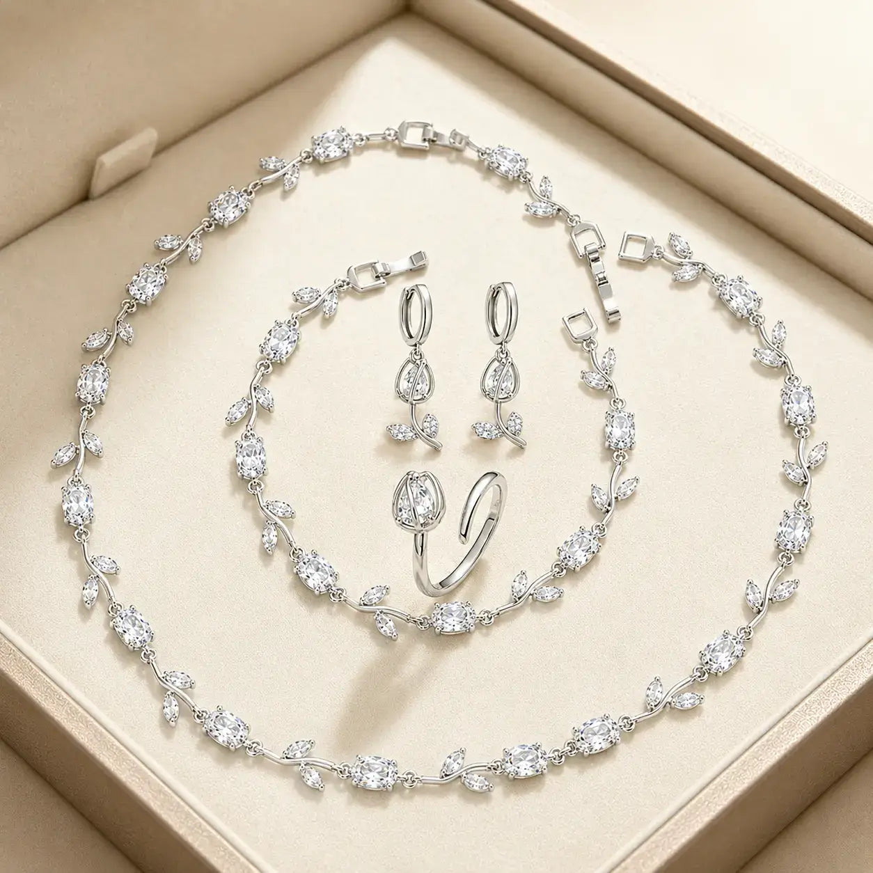 Tulpen Schmuckset, Schmuckset Damen, Luxus Schmuckset, Geschenk für Frau, Schmuck Geschenk für Frauen, Eleganter Damenschmuck, Vergoldetes Schmuckset, Zirkonia Schmuckset, Geschenk für Ehefrau, Geschenk für Freundin, Geburtstagsgeschenk Frau, Muttertagsgeschenk, Exklusives Schmuckset Damen, Schmuckset Damen kaufen, Tulpen Schmuckset kaufen