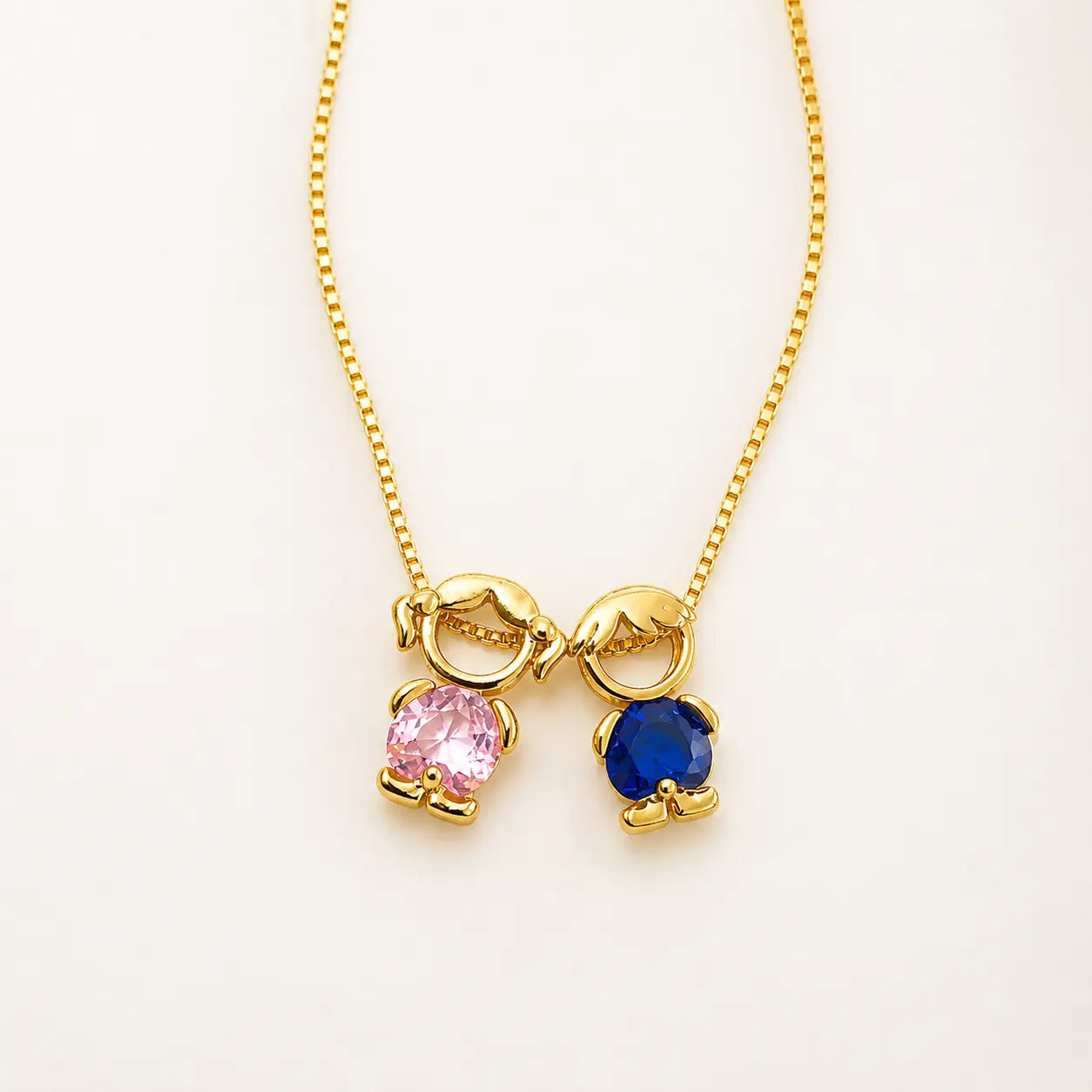 Mutter Kind Halskette, Personalisierte Mutter Halskette, Halskette mit Kindern personalisiert, Muttertagsgeschenk Halskette, Halskette mit Geburtssteinen, Schmuck für Mama personalisiert, Geschenk für Mutter mit Kindern, Familien Halskette personalisiert, Mutter Kind Halskette kaufen, Personalisierte Halskette Mama kaufen, Halskette mit Kindern bestellen, Muttertagsgeschenk online kaufen