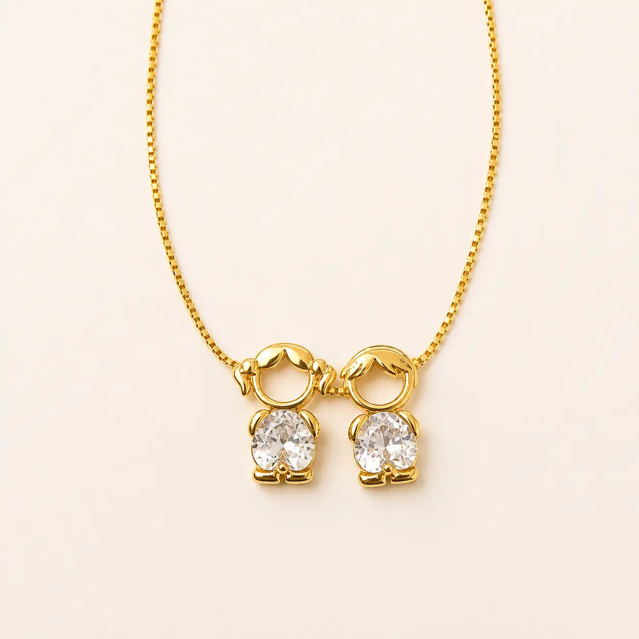 Mutter Kind Halskette, Personalisierte Mutter Halskette, Halskette mit Kindern personalisiert, Muttertagsgeschenk Halskette, Halskette mit Geburtssteinen, Schmuck für Mama personalisiert, Geschenk für Mutter mit Kindern, Familien Halskette personalisiert, Mutter Kind Halskette kaufen, Personalisierte Halskette Mama kaufen, Halskette mit Kindern bestellen, Muttertagsgeschenk online kaufen