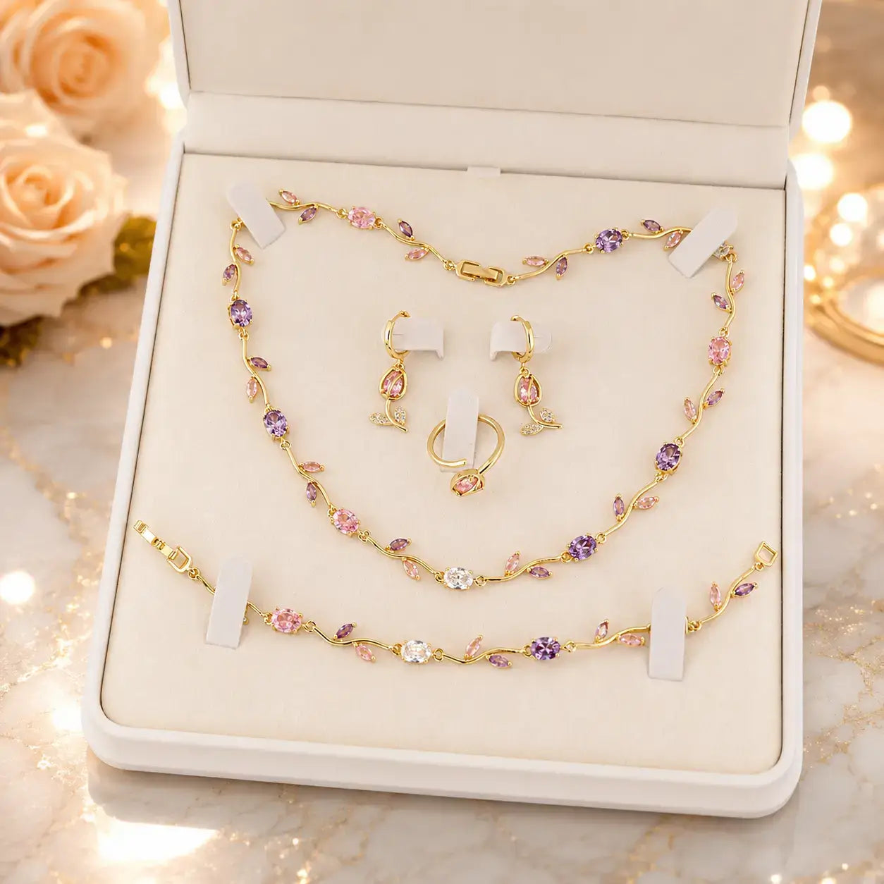 Tulpen Schmuckset, Schmuckset Damen, Luxus Schmuckset, Geschenk für Frau, Schmuck Geschenk für Frauen, Eleganter Damenschmuck, Vergoldetes Schmuckset, Zirkonia Schmuckset, Geschenk für Ehefrau, Geschenk für Freundin, Geburtstagsgeschenk Frau, Muttertagsgeschenk, Exklusives Schmuckset Damen, Schmuckset Damen kaufen, Tulpen Schmuckset kaufen